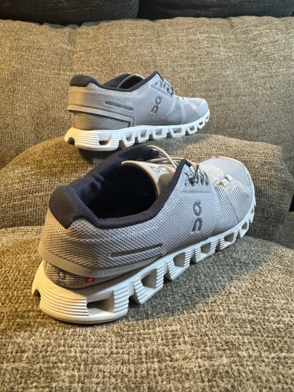 On Cloud 5 athletic Men’s running shoes Size 7 - Picture 10 of 11